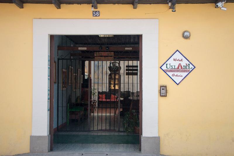 Hotel Y Galeria Uxlabil Antigua Eksteriør billede